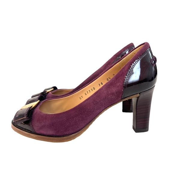 Salvatore Ferregamo burgundy suede patent pumps - Picture 3 of 10